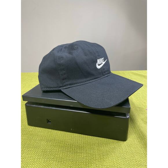 Nike Child Baseball Hat - Picture 1 of 4